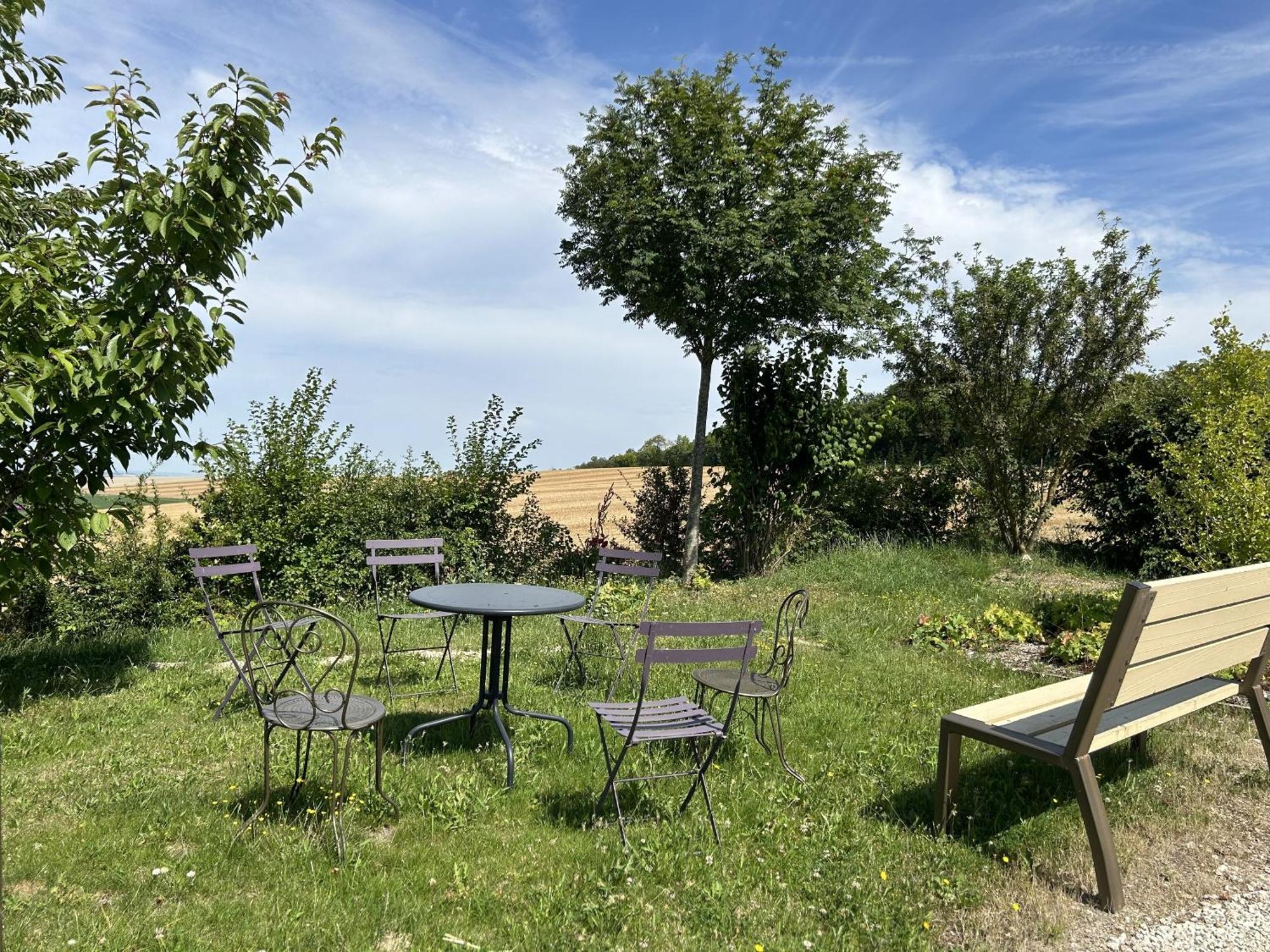Happy Cernay-les-Reims Exterior foto
